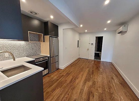 1st image of 791 Sterling Pl APT 3R