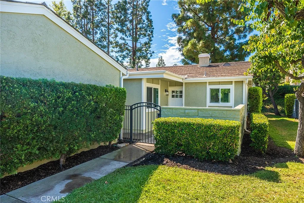 3 bed, 1285 sqft, $5,650 — Photo 2