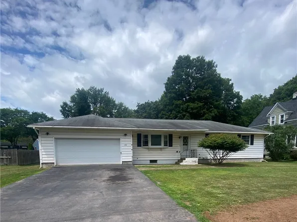 458 Sayles St, Oneida, NY 13421