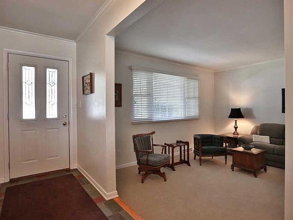 5th image of 1045 Kenley Ave