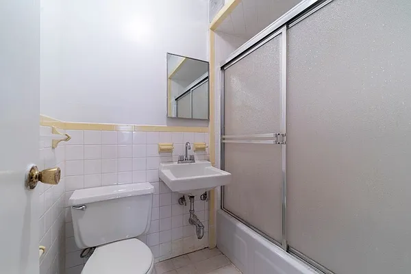 Rented by New York Casas Ltd. | media 14