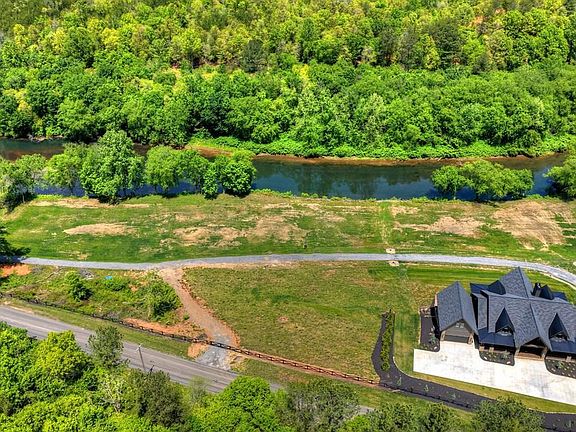 2nd image of 1717 Grassy Creek Rd