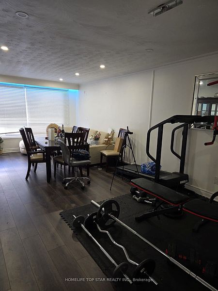 Toronto House for rent - 4 Bedrooms — photo 3