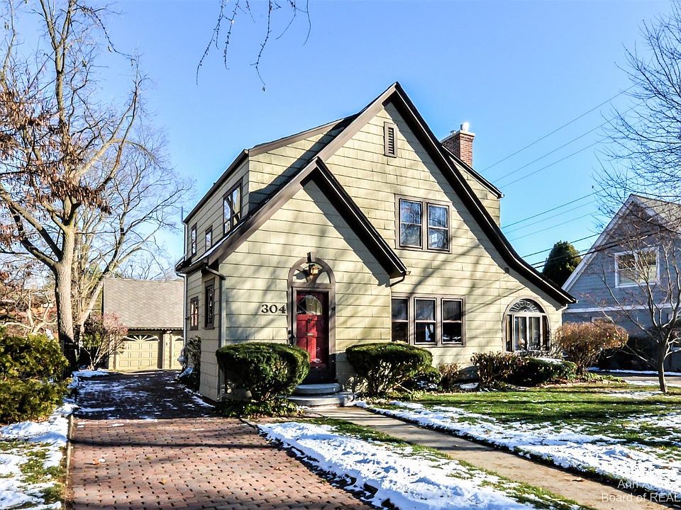1st image of 304 Linda Vista St