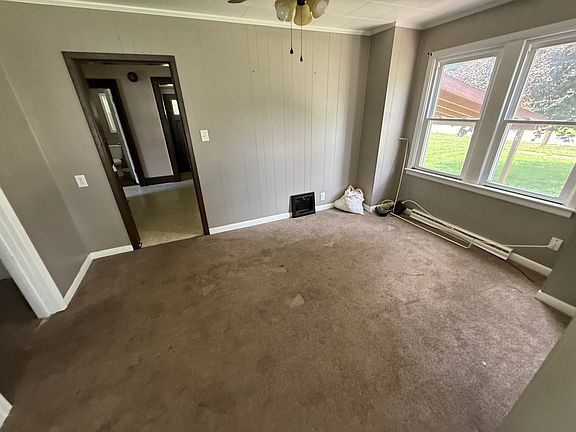 3rd image of 1130 N Main St