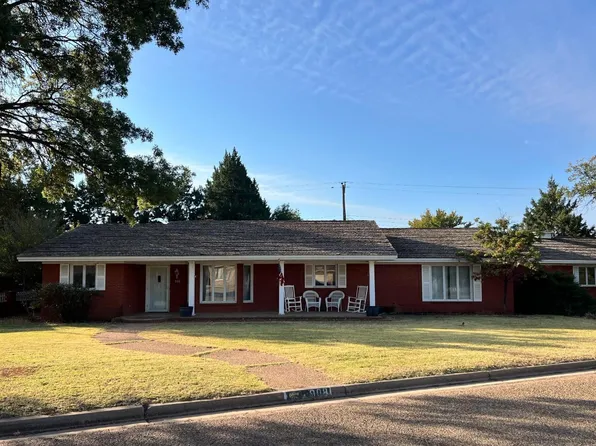 908 W 6th St, Idalou, TX 79329