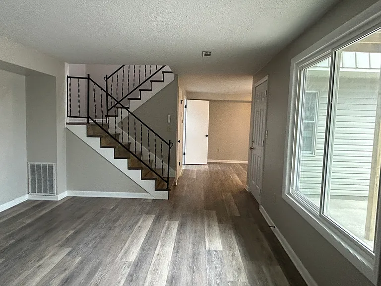 122 W North St #5 — Photo 10