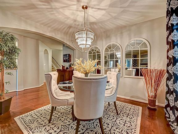 Another view of the dining room.