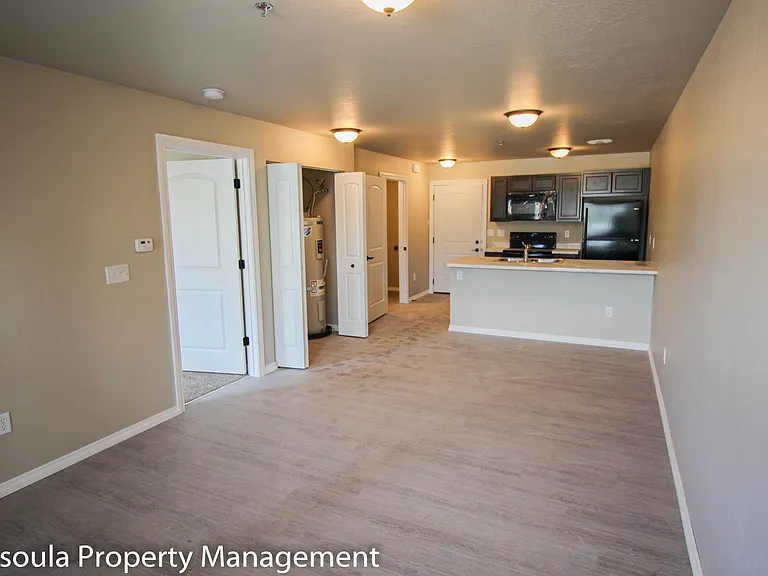 Porter Apts — Photo 2