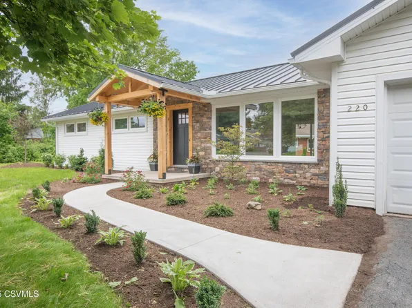 220 Saint Lawrence St, Lewisburg, PA 17837