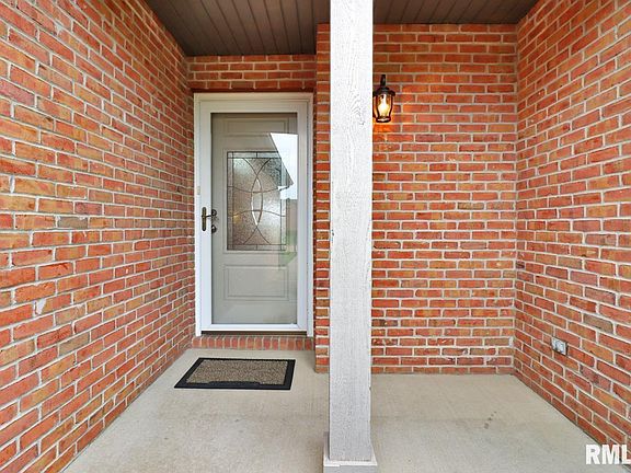 2nd image of 300 Garnet Dr