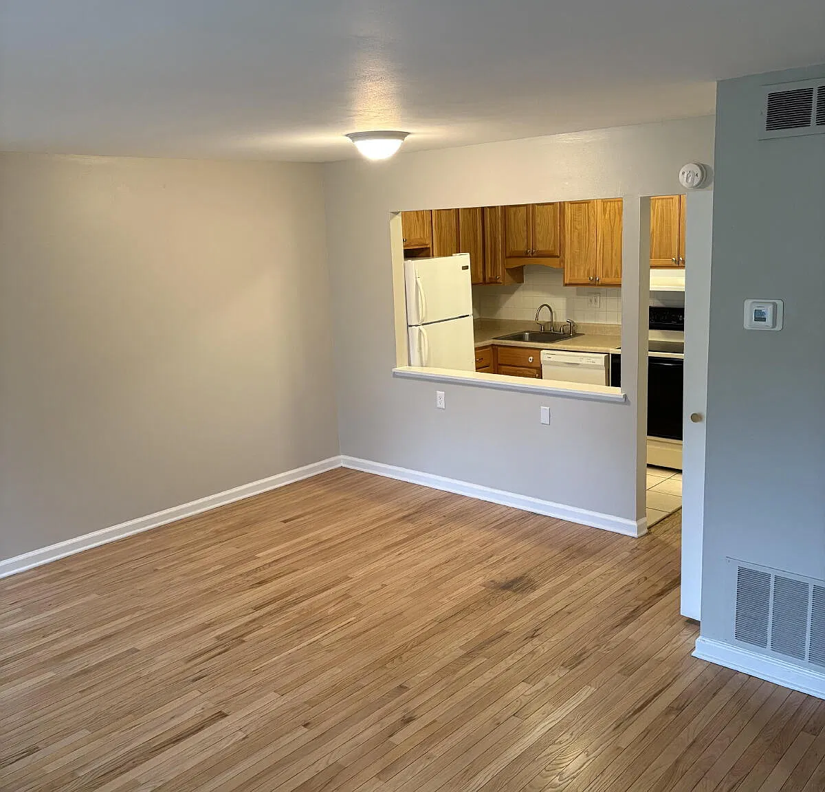 1 bed, 1.0 bath, 650 sqft, $950 — Photo 4