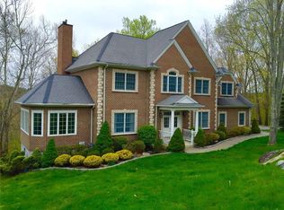 12 Brookview Dr, Carmel, NY 10512