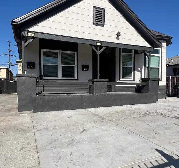 617 W 76th St — Photo 1