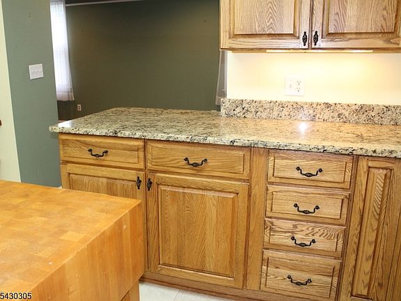 5th image of 59 Molly Stark Dr