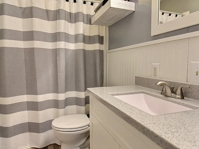 413 N Thomas St — Photo 1