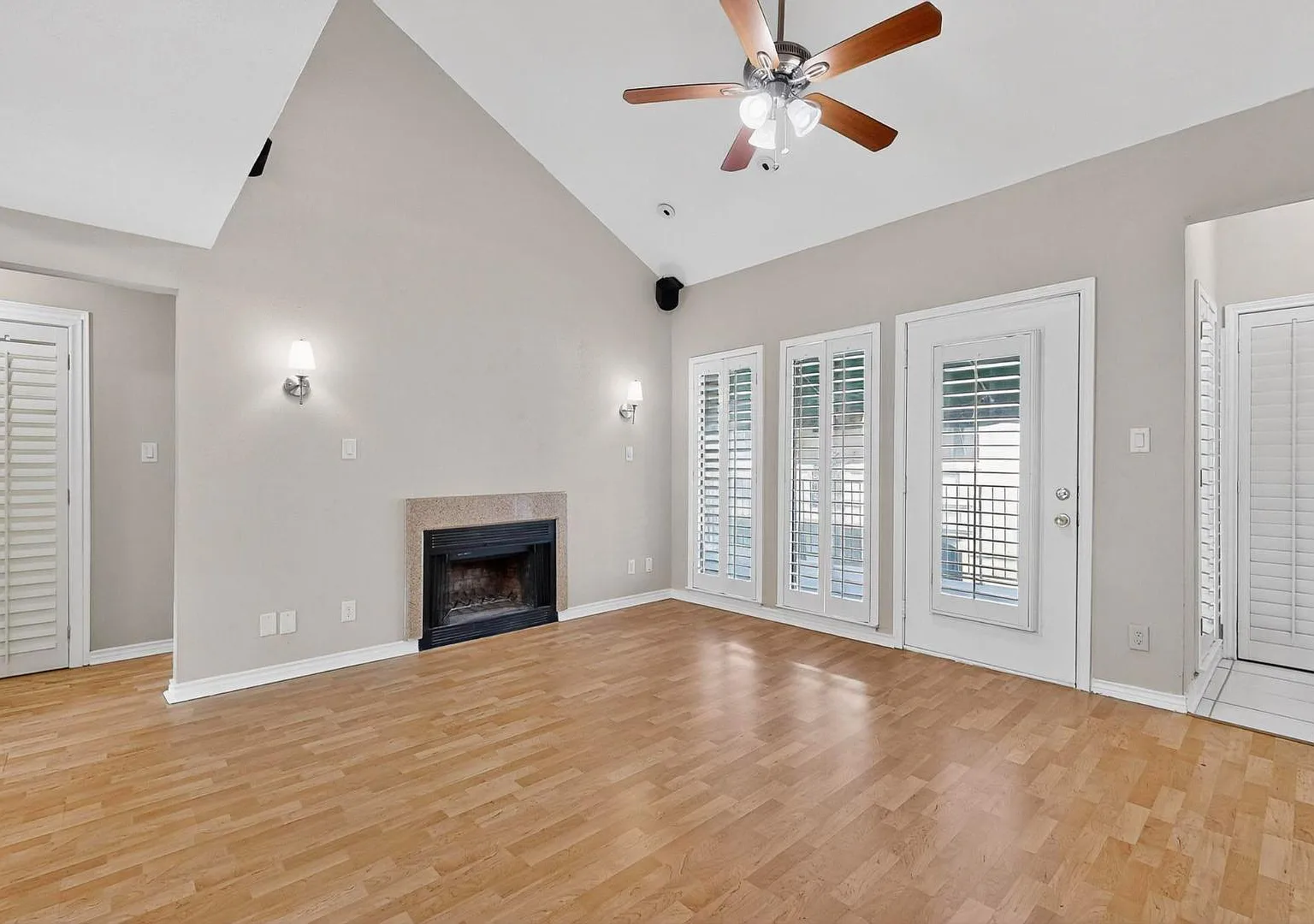 3105 San Jacinto St - 3105 San Jacinto #306 — Photo 3