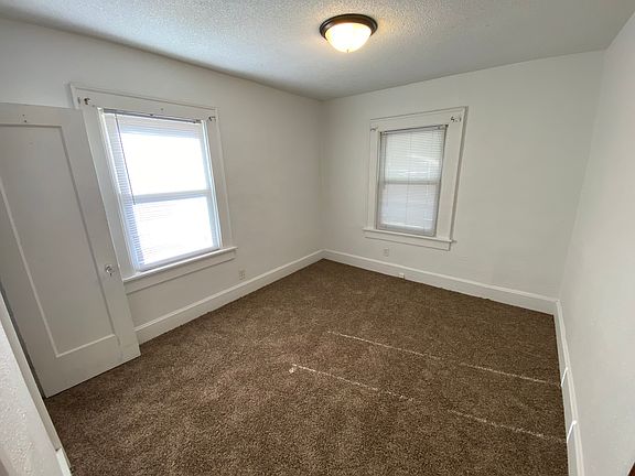 4th image of 2922 E Grand Ave