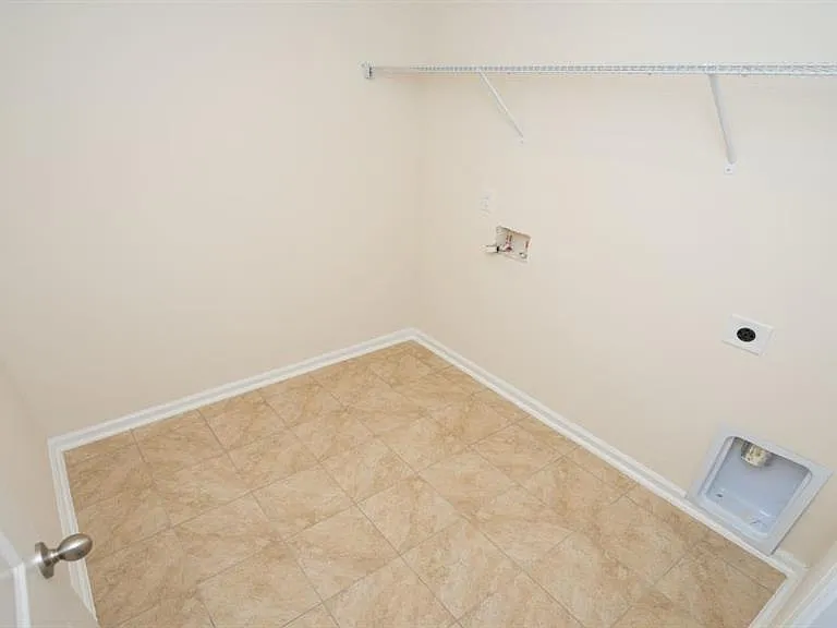 2614 Orion Loop — Photo 6