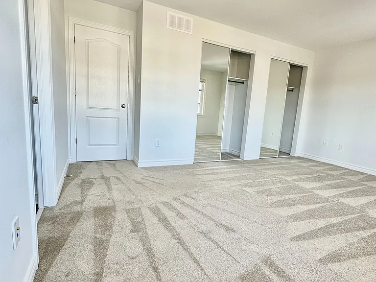 532 Supernova St — Photo 16