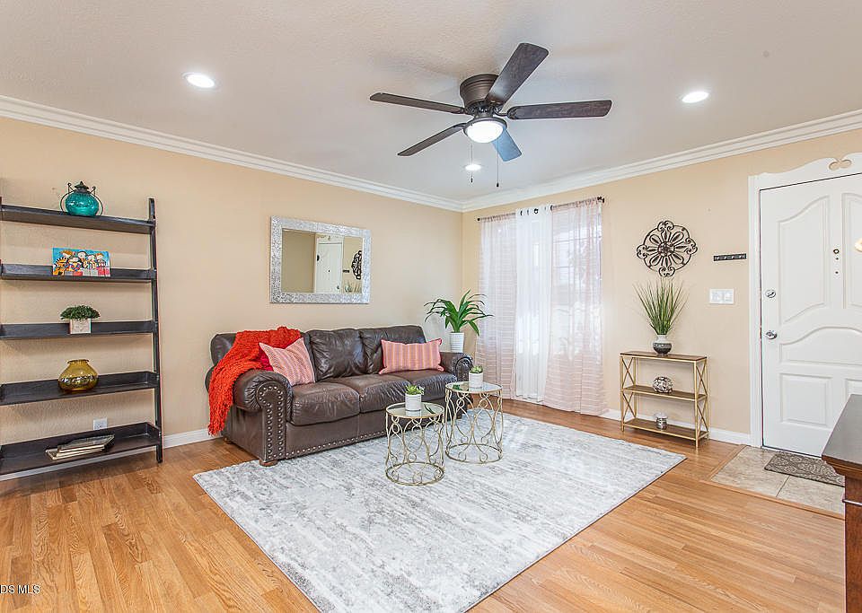 1st image of 1002 Maplewood Way