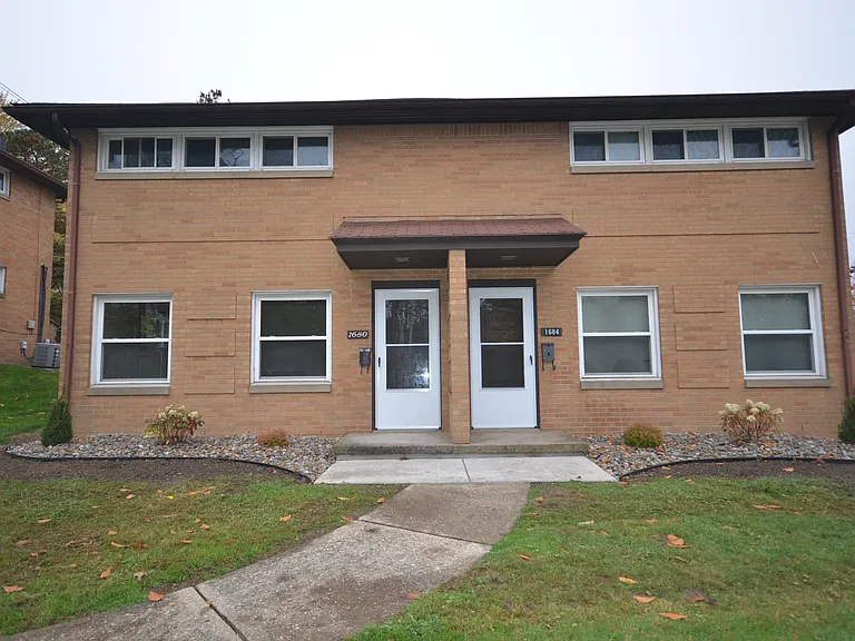 1684 Bailey Rd — Photo 1
