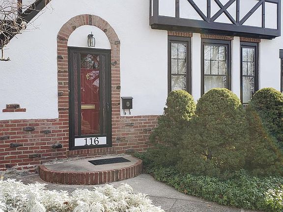 2nd image of 116 Renfrew Ave