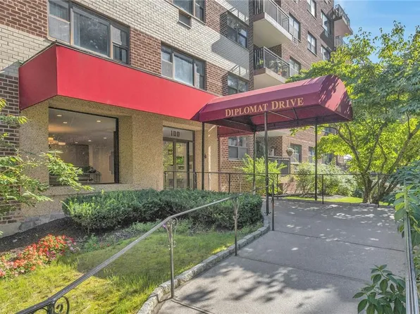 100 Diplomat Drive #6N, Mount Kisco, NY 10549