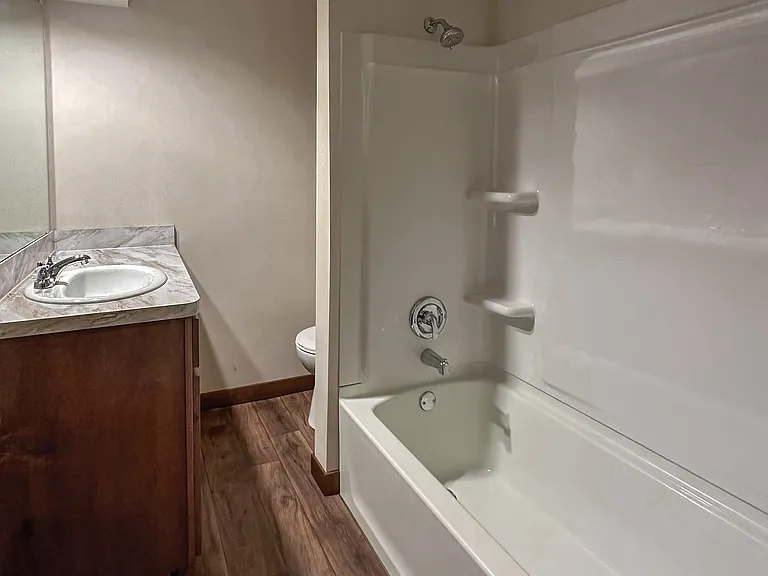 1714 Viking Ave — Photo 5