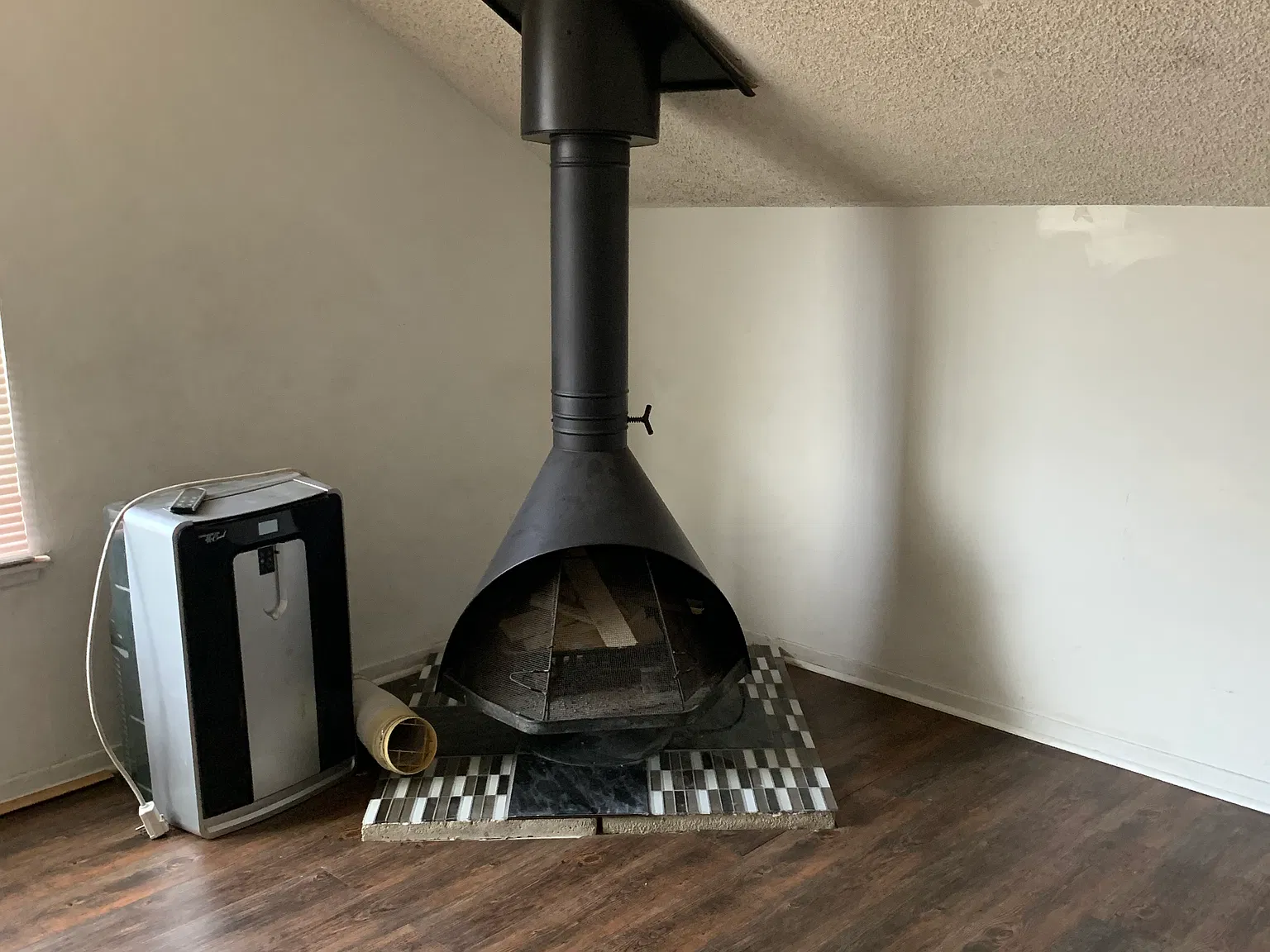 4 bed, 2330 sqft, $1,150 — Photo 3