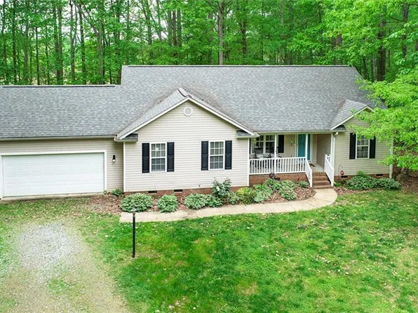 6841 Taylor Woods Ln, Pleasant Garden, NC 27313