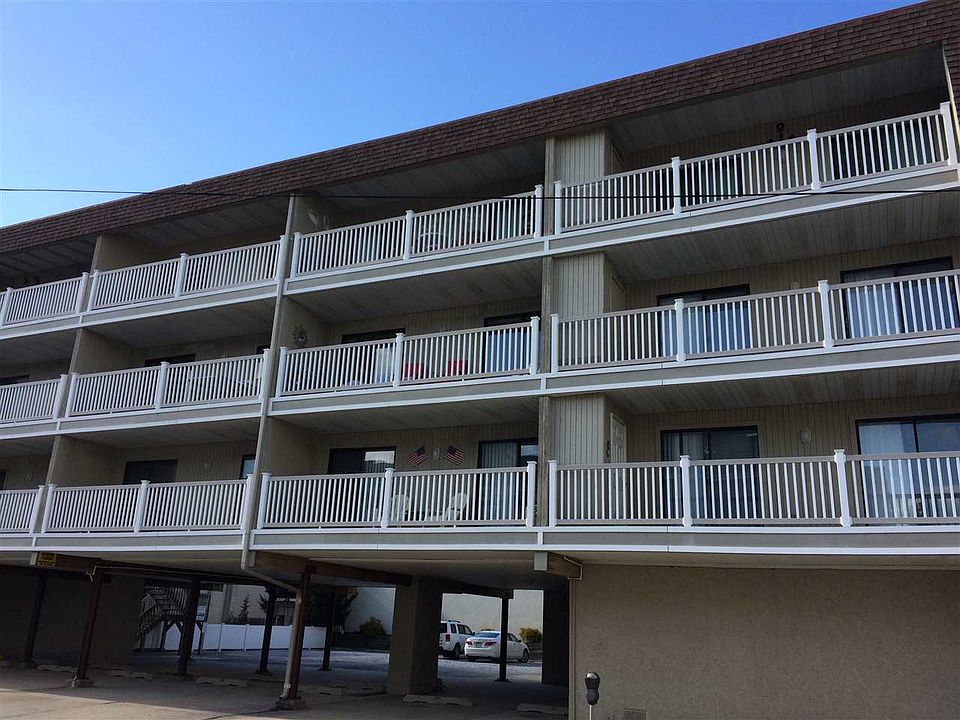 1st image of 3800 Pleasure Ave APT 204