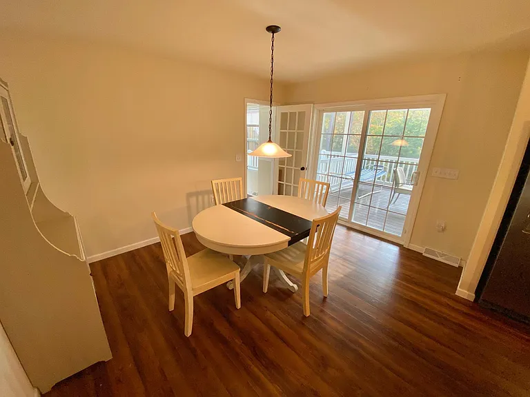 2094 Fieldcrest Dr — Photo 8