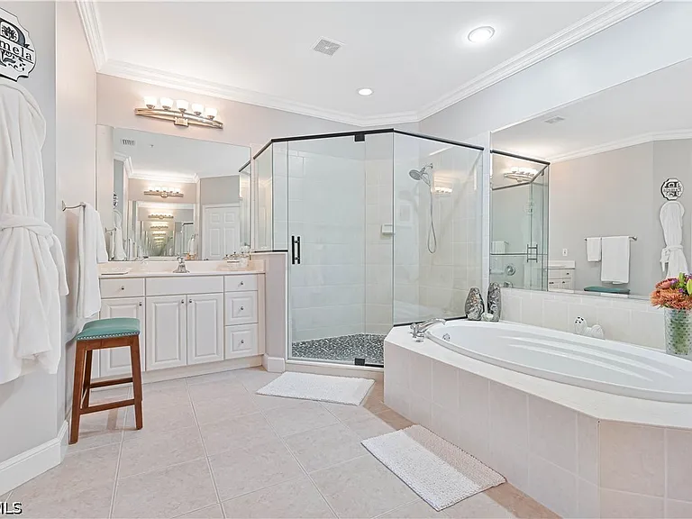 18900 Bay Woods Lake Dr #203 — Photo 27