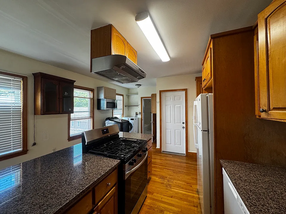 30 Hume Ave #1
