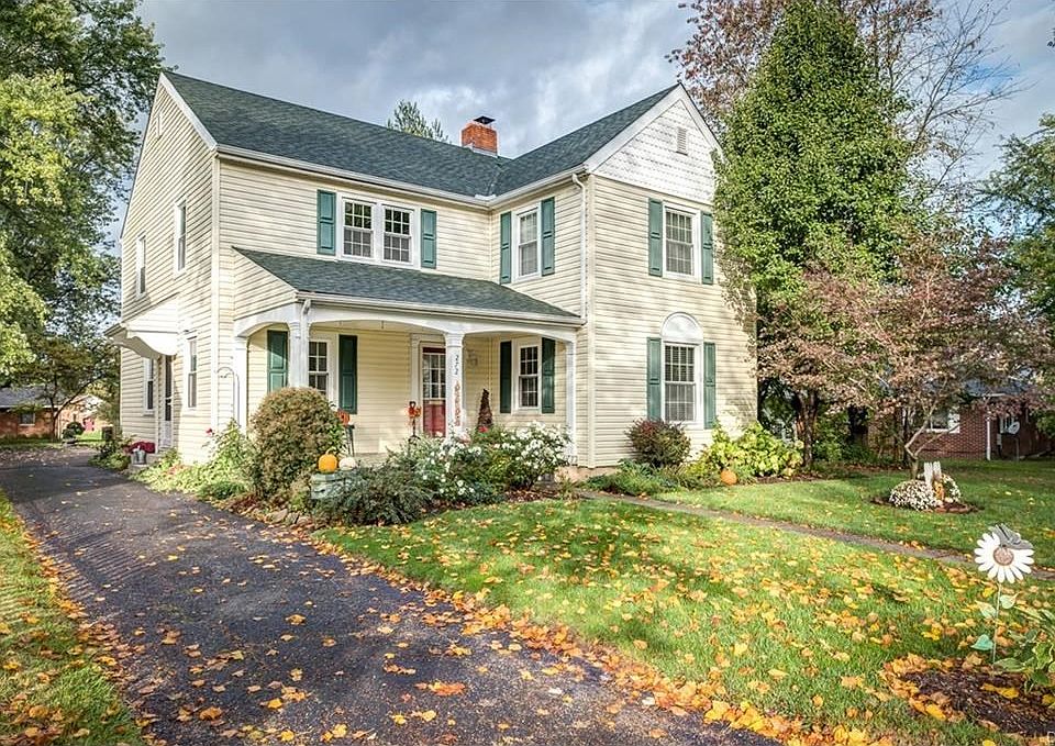 1st image of 272 Corwin Ave