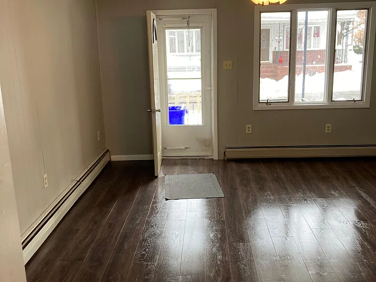 331 S Mill St — Photo 2