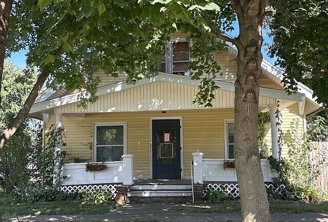 2nd image of 295 N Chamberlain St