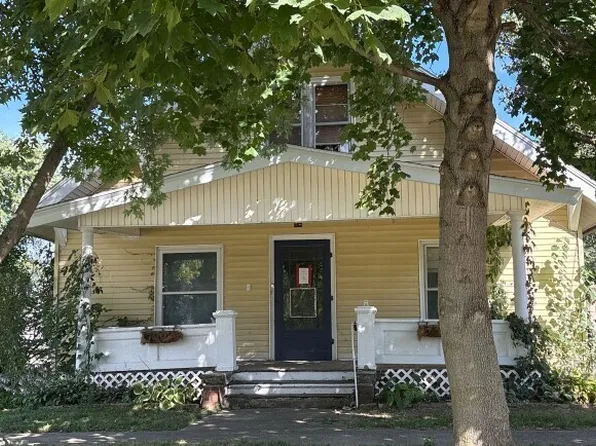 295 N Chamberlain St, Roseville, IL 61473