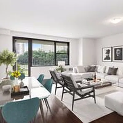 Rented by Sovereign Associates | media 10