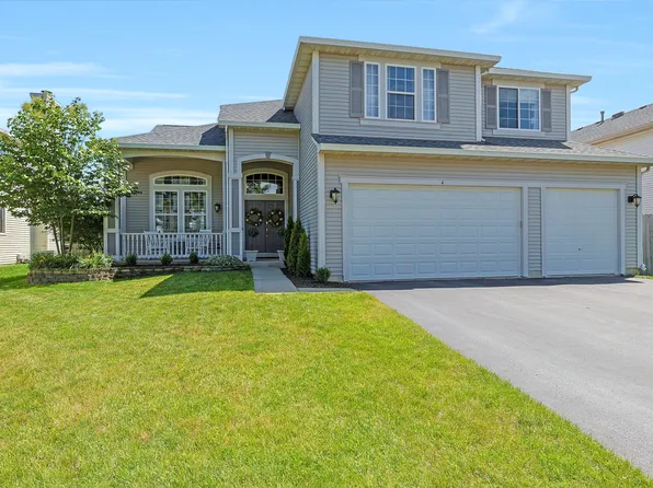 4 Wright Ct, Lake In The Hills, IL 60156