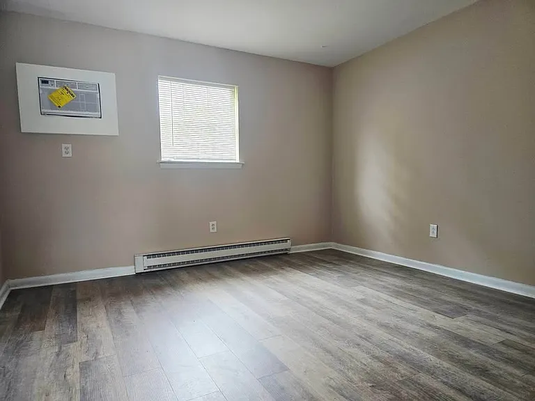 113 Courtney Ave NE #3 — Photo 3