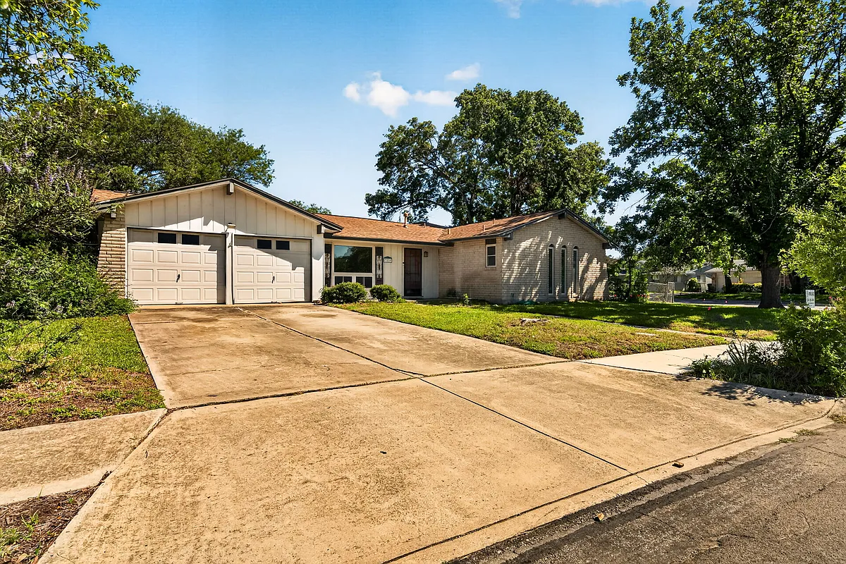 Building Photo - 7239 Bridle Path