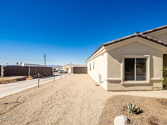 3rd image of 2277 Seabring Dr