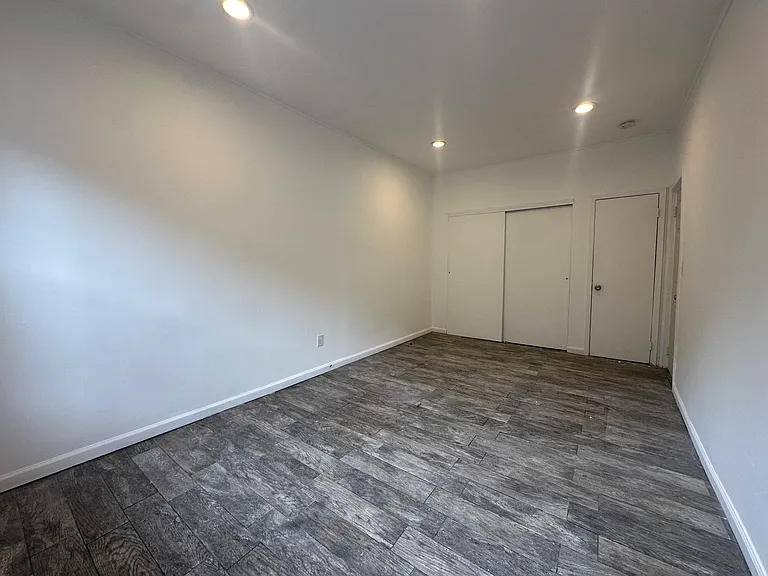 8 Lafayette St #6 — Photo 5