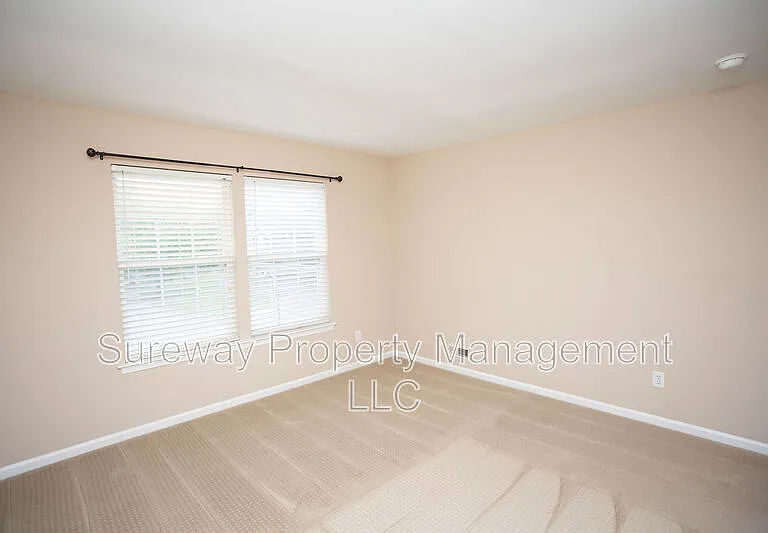 7 Amaryllis Ln — Photo 41