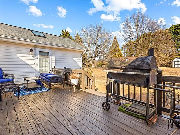 3rd image of 11058 Hunters Ln