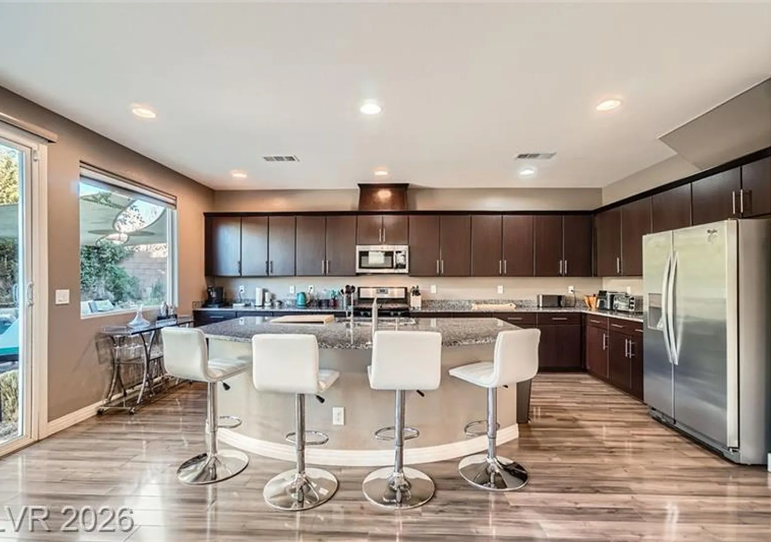 Executive Furnished Pool Home — Photo 4