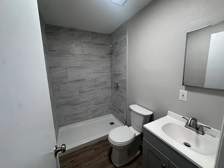707 Dent St — Photo 9