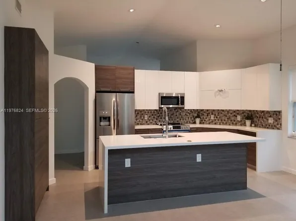 10889 NW 58th Ter, Doral, FL 33178